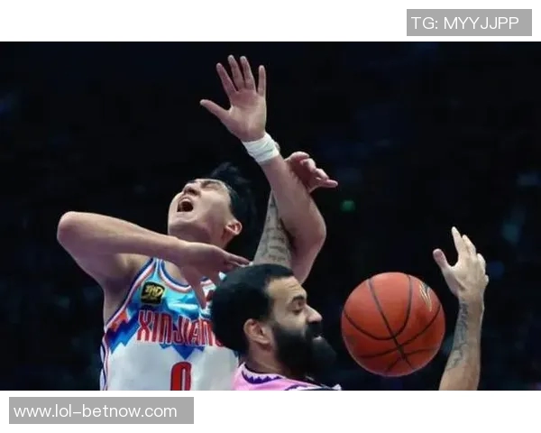 姚明在关键比赛中失利引发球迷热议与对未来的期待