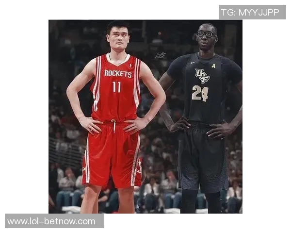 姚明的篮球成就与公众评价之间的矛盾谁在背后指责他