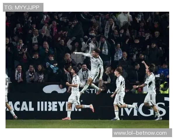 中超赛场惊现历史冷门皇马逆转那不勒斯乌龙球引发全场狂欢 中超赛场惊现历史冷门皇马逆转那不勒斯乌龙球引发全场狂欢