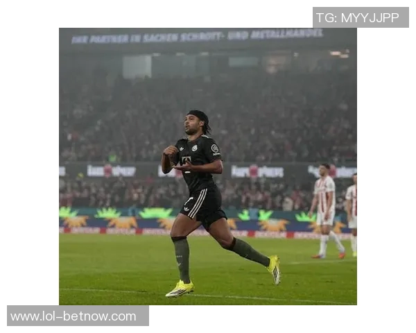 欧联杯惊心动魄大战那不勒斯逆转拜仁上演绝杀好戏