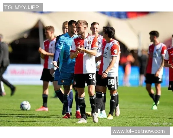 欧联杯惊天逆转里昂4-3战胜巴黎圣日耳曼引发争议判罚热议