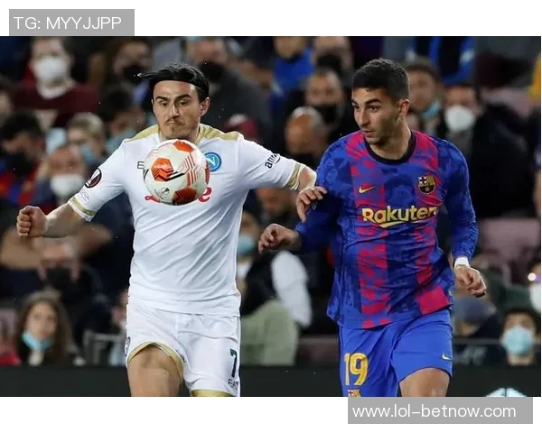 中超激战巴萨与那不勒斯握手言和点球大战引发全场热烈反响